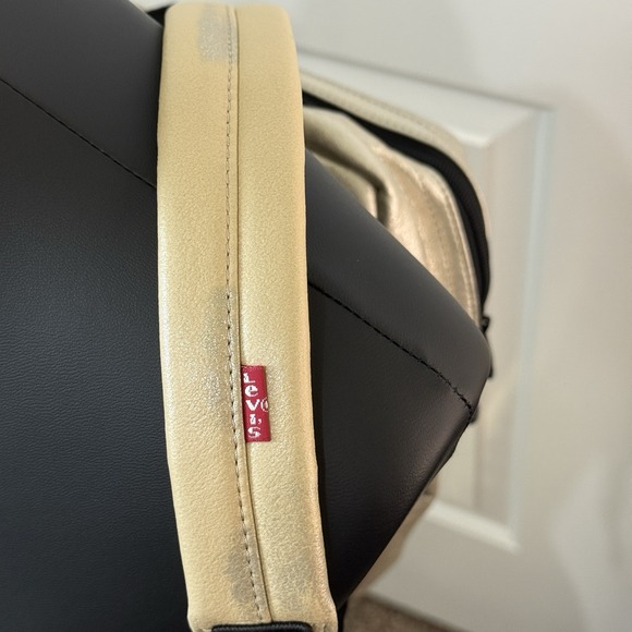 Levi's‎ Vegan Shine Brilliant Skade Gold Backpack - Picture 7 of 12